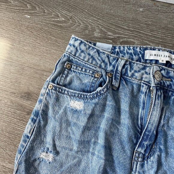 Almost Famous Distressed Ripped Denim Jeans SZ 0 - Picture 9 of 16